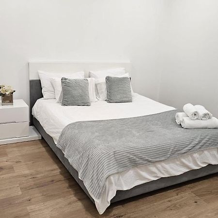 Apartamento T3 Em Lisboa/ Queluz Buitenkant foto